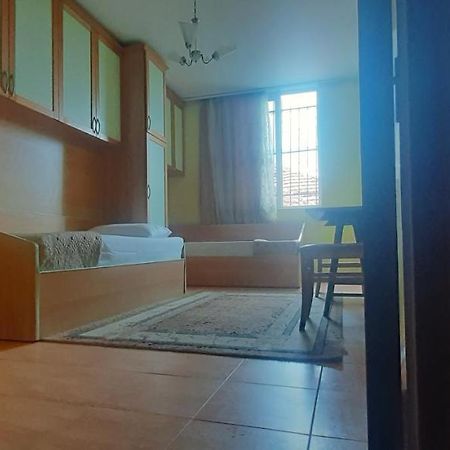 Enki'S Guesthouse Tirana Extérieur photo
