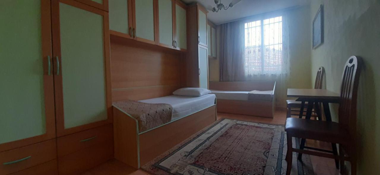 Enki'S Guesthouse Tirana Extérieur photo