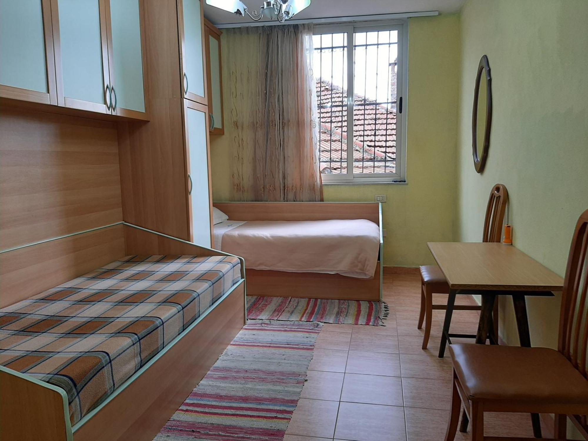Enki'S Guesthouse Tirana Extérieur photo