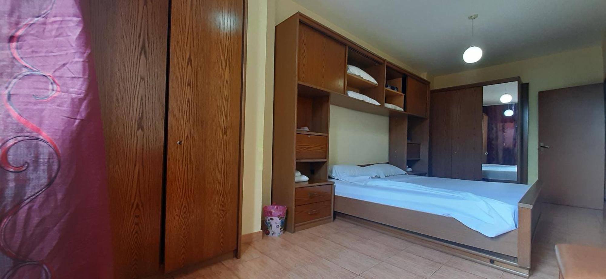 Enki'S Guesthouse Tirana Extérieur photo